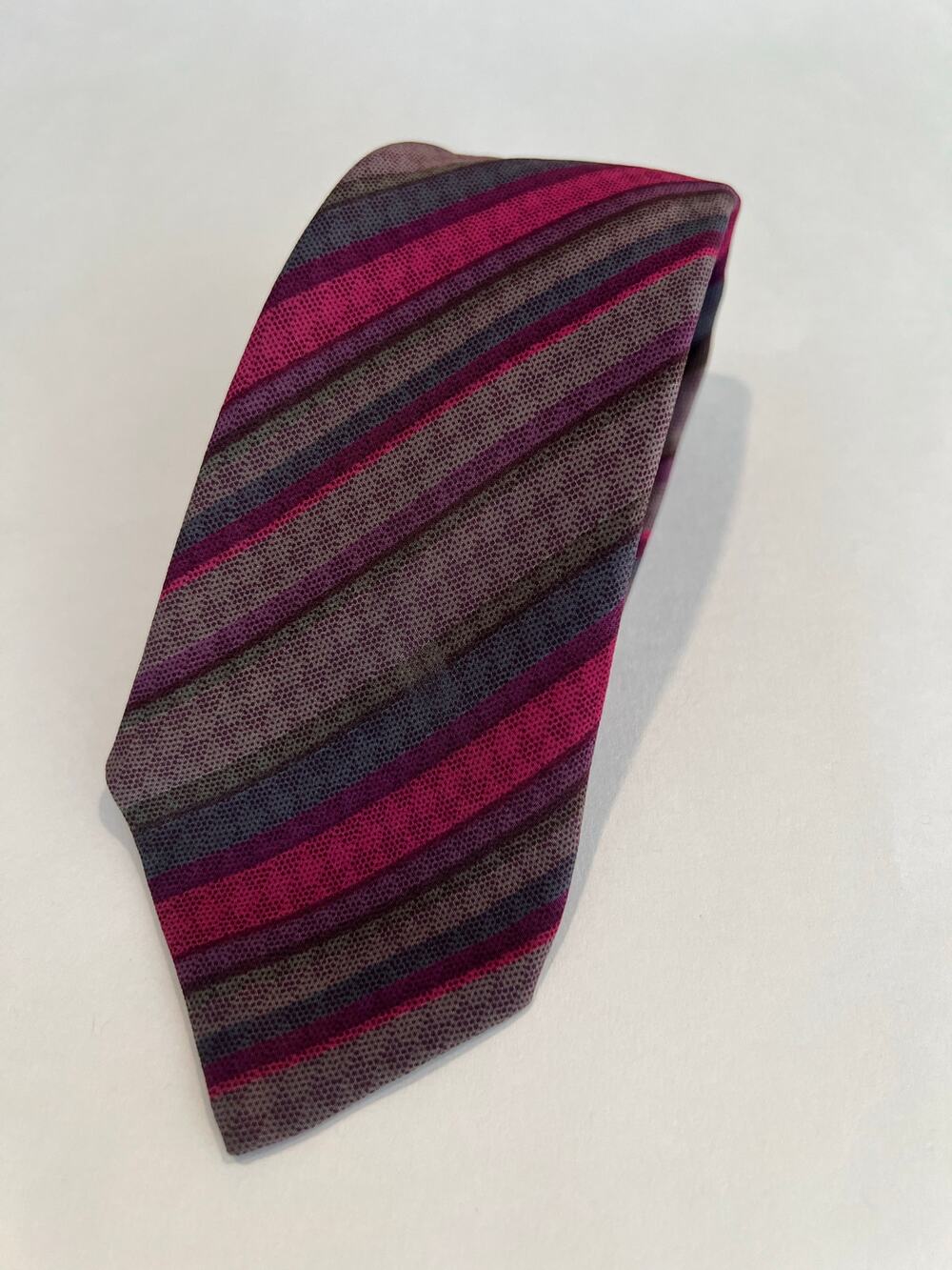 Vintage Enrico Celle Copley Place Boston Men’s Silk Neck Tie Pink Rainbow SG